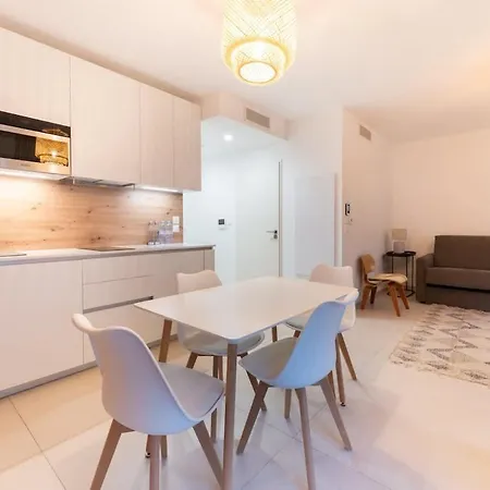 Resistance L L Shellter Apartament